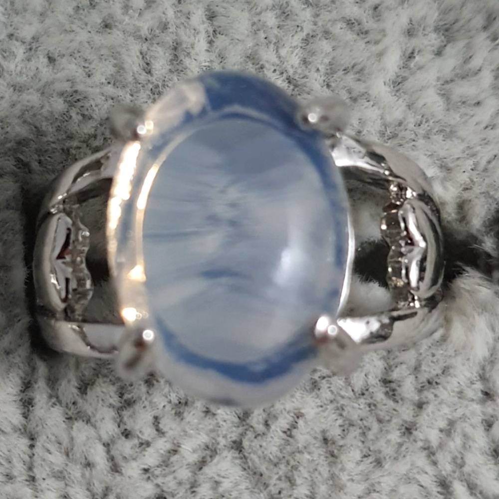 Elegant Silver and White Quartz Ring